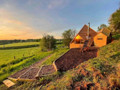 Sauna, Hot Tub & Cold Plunge Pyramid Escape