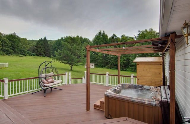 Sauna, Spa & Stargazing: Coudersport Home!