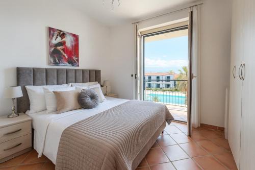 Scalea Apartments & Pool