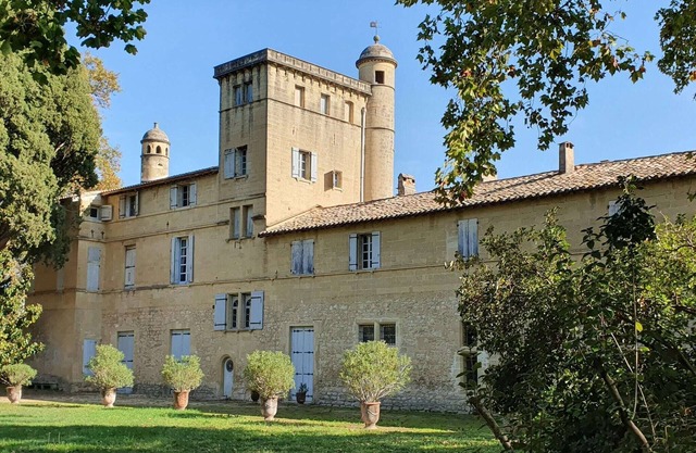 Scenic Apartment in Aimargues with Private Swimming Pool