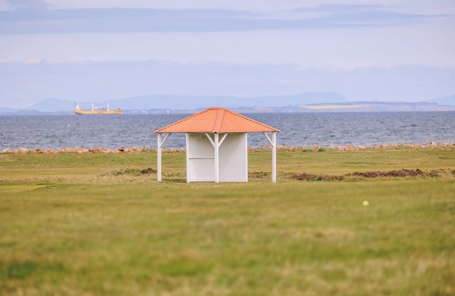 Scenic Escape in the Highlands with Cozy & Spacious Rooms