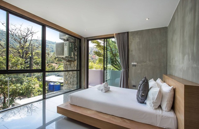 Scenic Green Hill Views 4BR Villa Jeanny