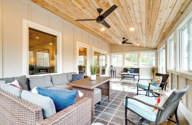 Scenic Yankton Retreat w/Fire Pit: 1 Mi to Lake!