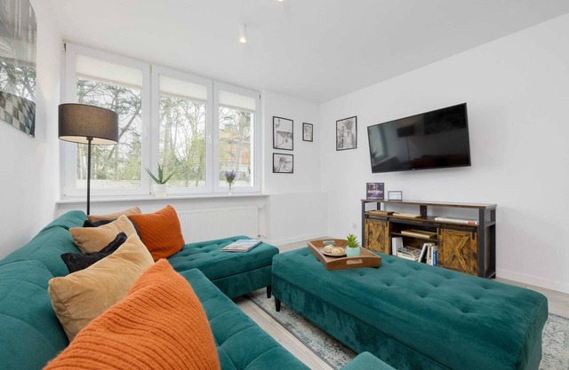 Schillera 8 Warsaw | Elegant Family Apartment with Desk