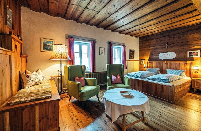 Schnitzler Apartment | Kitchen | Parking | Garden