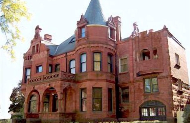 Schuster Mansion Bed & Breakfast