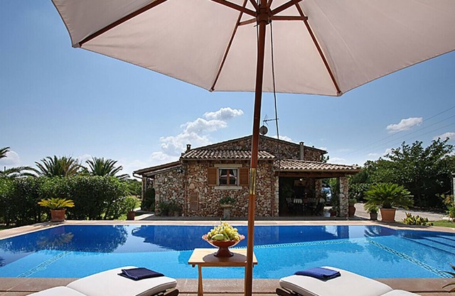 SCountry house with pool in a beautiful and peaceful natural setting