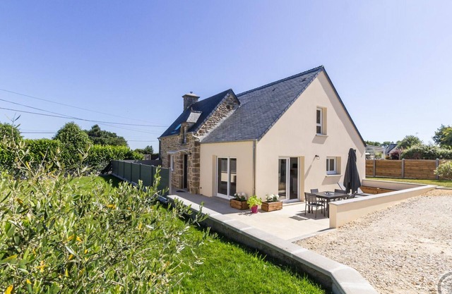 Sea and Nature Escape: Modern House Near Barfleur with Garden and Terrace