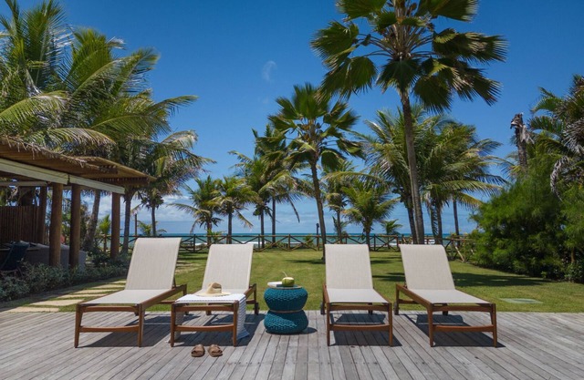 Sea Front 5 Suites in Guarajuba House with Pool, Gourmet and Full Staff!