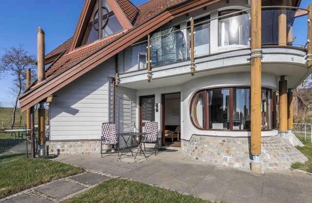 Sea Front Apartment “Zur Kajüte Friedrichskoog” with Wi-Fi, Terrace & Garden