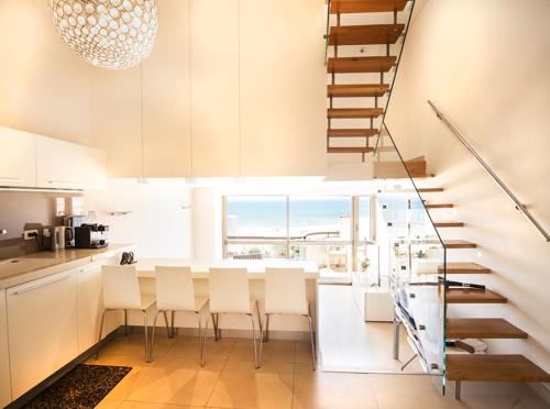 Sea front panoramic duplex roof-top