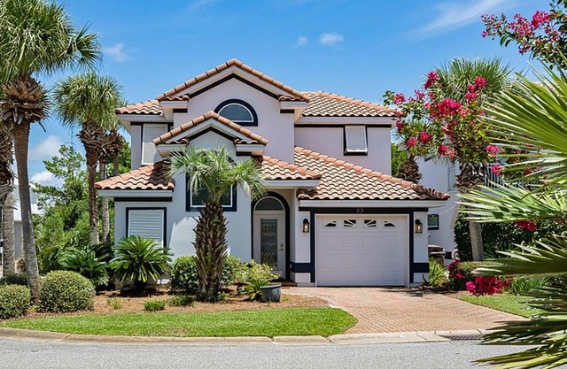 Sea La Vie in Miramar Beach A | Community Pool & Beach Access + 2 Included Bikes