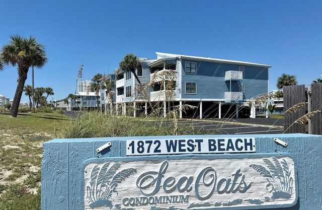 Sea Oats C203 2 bedroom/2 bathroom pet friendly