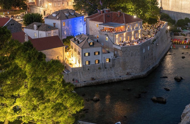 Sea Rocks Residence