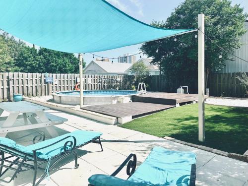 Sea Salt Vacation Home, Private Pool - Walk to Beach