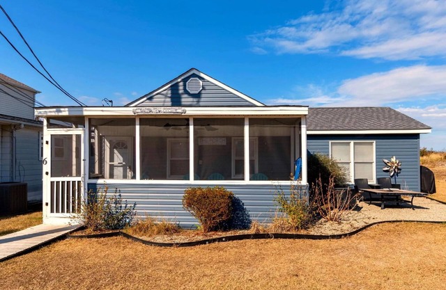 "Sea Shanty" Charming 3-bedroom cottage in Broadkill Beach, WiFi, Steps to Beach