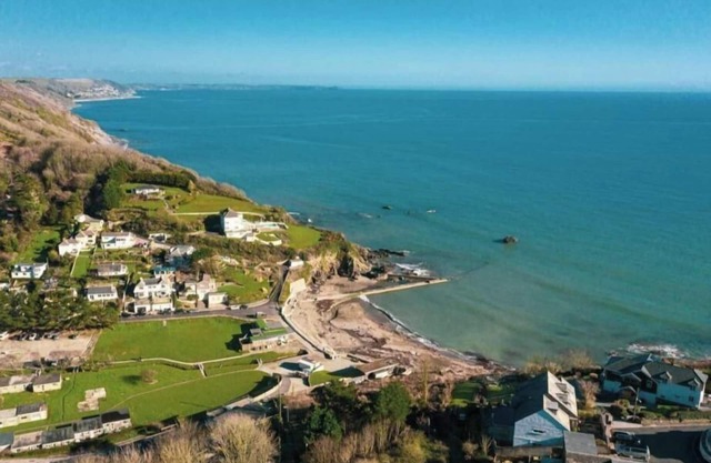 Sea View - 1min to Beach - Dog Friendly - 4 Guests