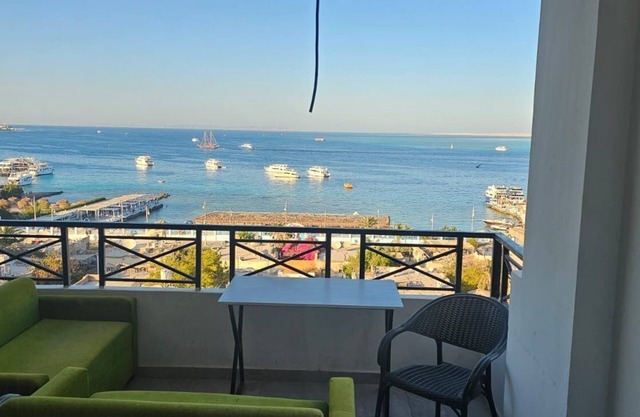 Sea view apartment 3 bedrooms in Hurghada Red Sea Governorate with AC
