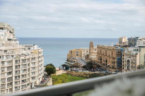 Sea View Apartment 2 bedrooms 2 bathrooms, 2 minutes away from the sea