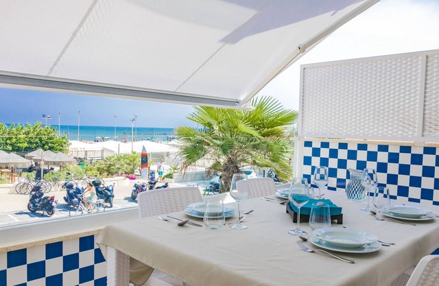 Sea view apartment in Senigallia with furnished balcony and parking space