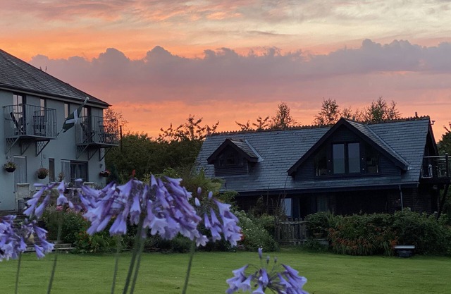 Sea View Barn Apartment at Downton Lodge, Near Dittisham, Peaceful Rural Setting