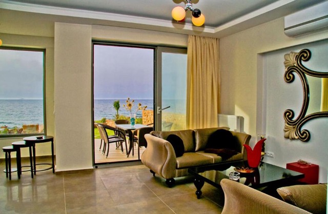 Sea View Beachfront Villa Peri