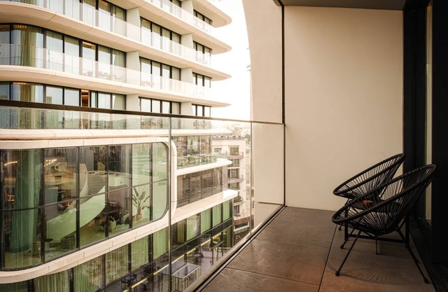 Sea View Mercury Tower Designer Apartment