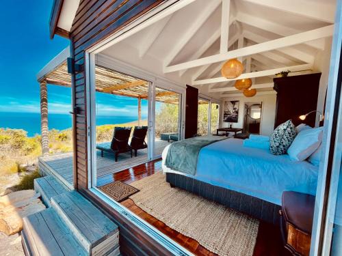 Sea Views, Hikes & Tranquility Clifftop Cabin