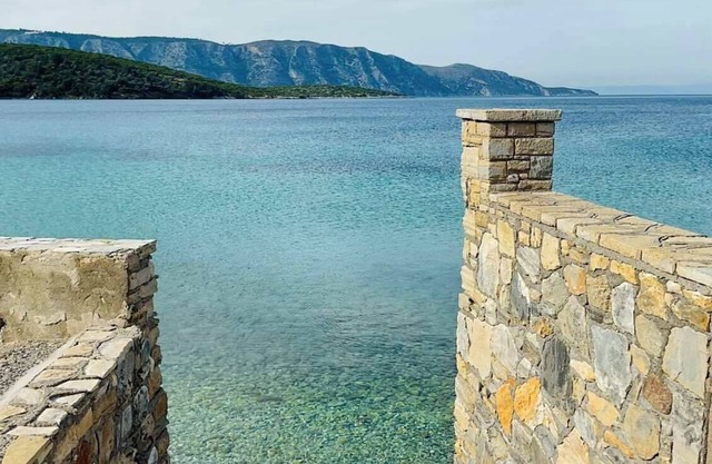 Seacret one by Villa Glyfos