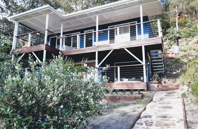Seafarers Landing -Stunning views & relaxing vibe of the river. Boat access only