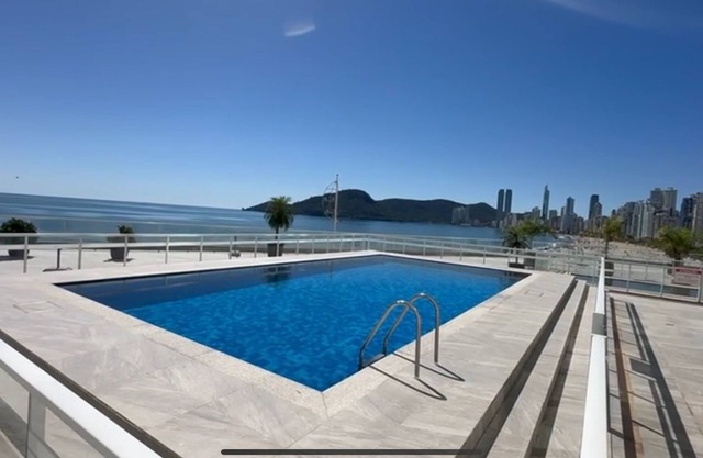 Seafront building, back apartment (no sea view from the apartment).