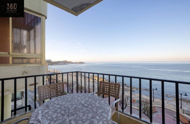 Seafront APT in Sliema - Perfect for Relaxation
