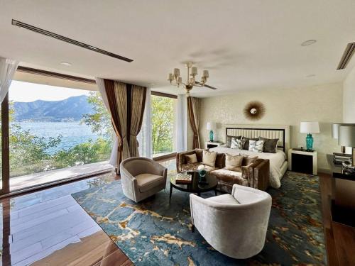 Seafront Azure Haven