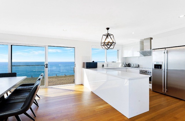 Seaside Retreat - Spectacular Ocean Views