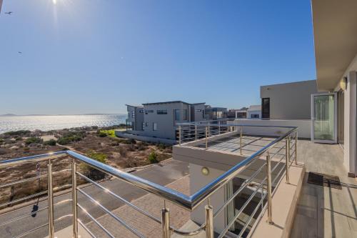 Seasons of Serenity, Langebaan, 8-sleeper
