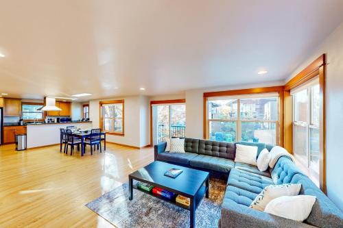 Seattle Adventure & Stadium Getaway