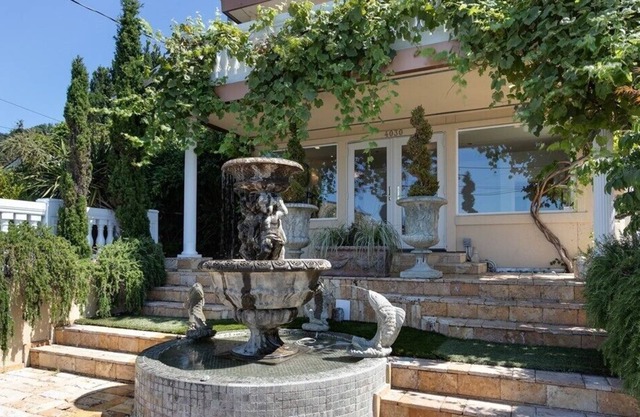 Seattle La Villa Rustica Luxury Waterfront Beach Villa