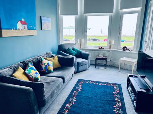 Seaview one bedroom apartment in centre of Largs