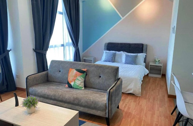 SEAVIEW SUITE JIE HOMES Imperium Residence