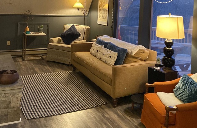 Secluded Getaway! A mid century modern A Frame Chalet in the woods