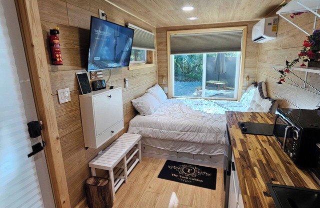 Secluded Luxury Tiny Cabin n