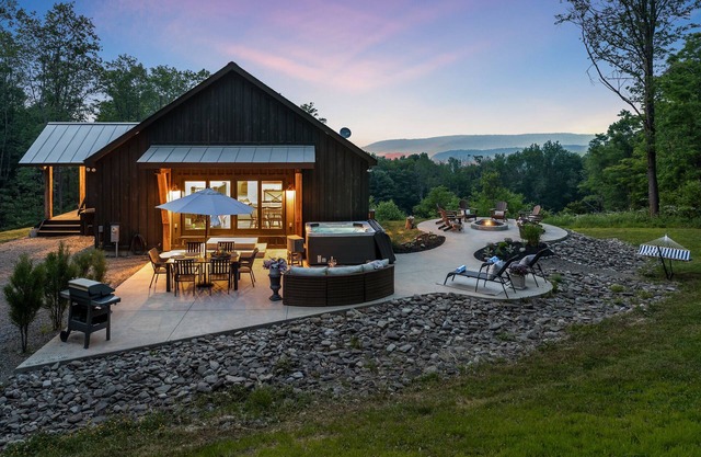 ✨ Secluded Luxury w/Hot Tub, Firepit, Bar + Ultimate Privacy & Views