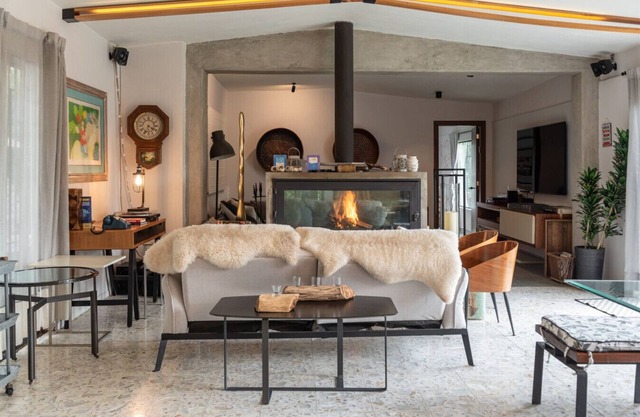 Secluded Rustic Chic Nature Haven, Jacuzzi & Family Fun