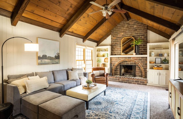 Secluded, updated 4BR, kid friendly, 5 min from restaurants