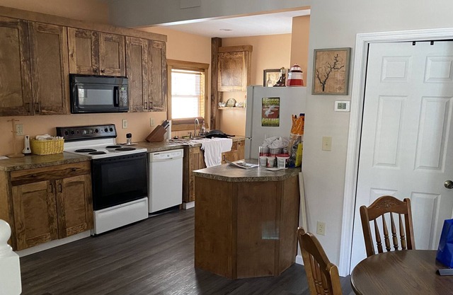 Secord Lake rental, Lake is currently not available due to dam inspection.