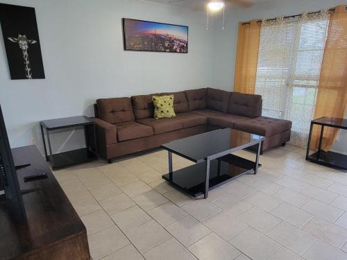 Secret Cajun Retreat Peaceful Corner Stay - HAR 2