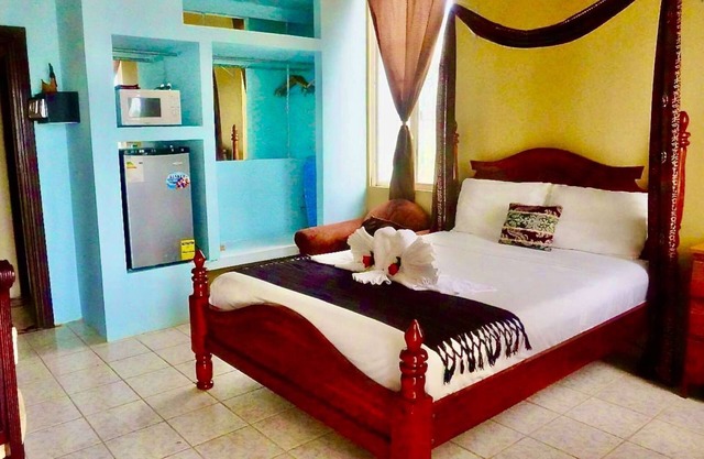 See Belize Tranquil Sea View Suite with Balcony, Infinity Pool & Overwater Deck