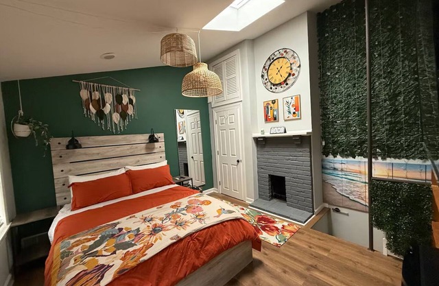 SelaHouse - A Cozy Trinity Home in Queen's Village Near Penn's Landing