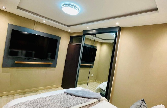 Self Catering 2-bedroom house in Gaborone with WiFi, AC, Outdoor Garden