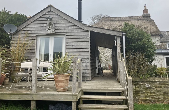 Self contained cosy Cabin